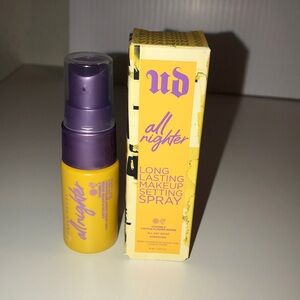 Urban Decay All Nighter Vitamin C And cactus flower water setting spray 0.5oz